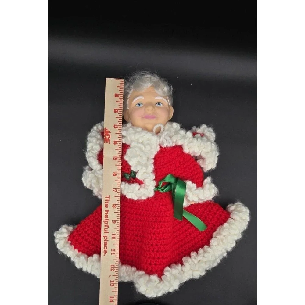 VtgMr & Mrs Santa Claus Dolls Crochet Outfit Christmas Decor Holidays Grannycore